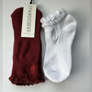 Set of 2 Free People FP Movement Classic Ruffle Socks